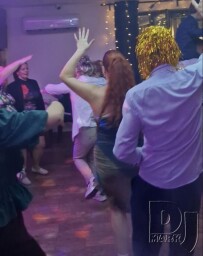 Oslava 50ka sa konala 28.2.2026 v obci Veľký Kýr a v reštaurácii - Pizzéria Fontána - na oslave hral DJ MARK - DJ NA OSLAVY V OKRESE NOVÉ ZÁMKY A OKOLIE 